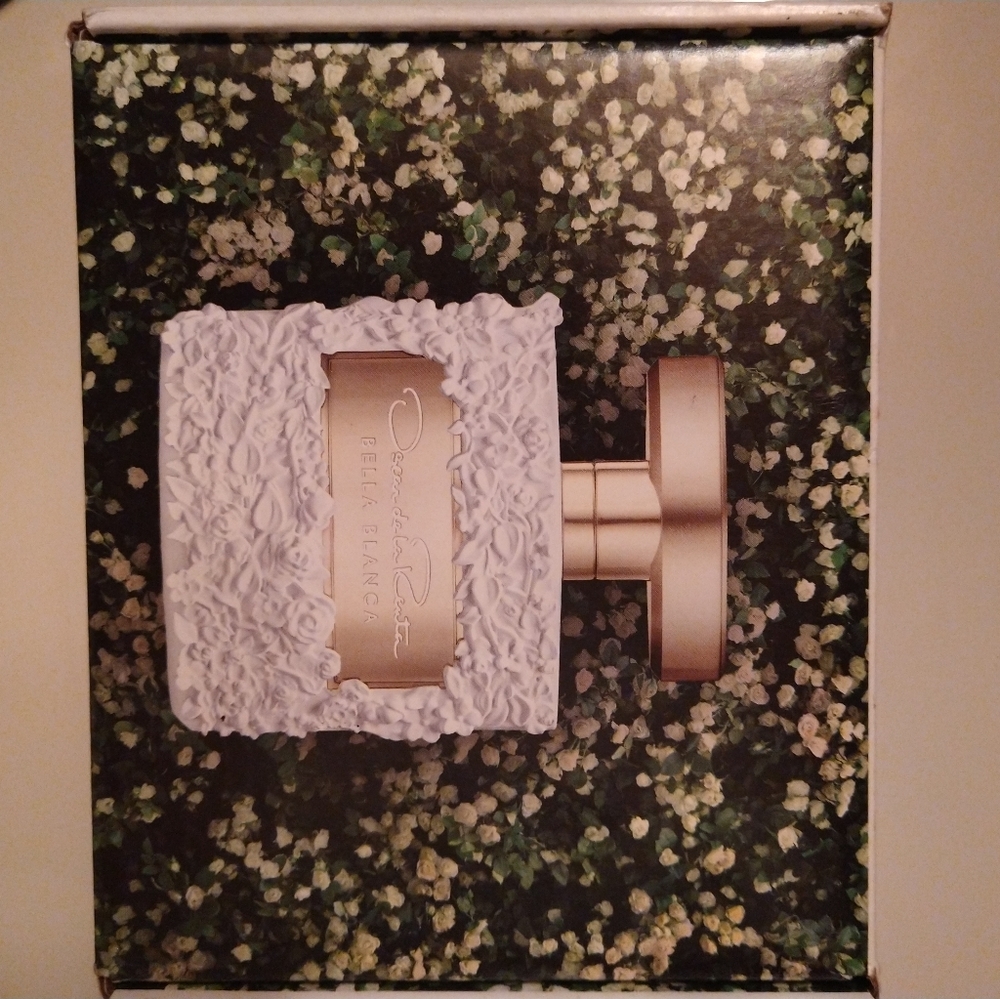 Bella Blanca by Oscar De La Renta